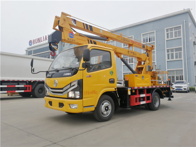 國六東風(fēng)13.5米曲臂高空作業(yè)車