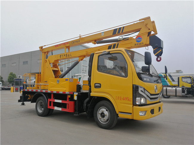 國(guó)六東風(fēng)13.5米曲臂高空作業(yè)車(chē)