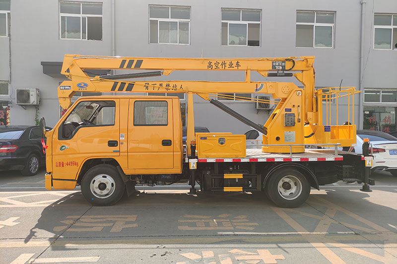 江鈴13米雙排藍牌高空作業(yè)車