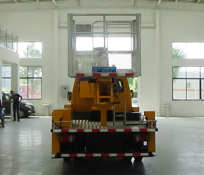 雙排藍(lán)牌16米高空作業(yè)車