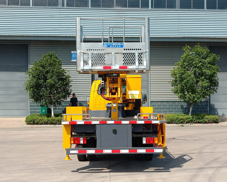 程力牌CL5060JGK6DT型高空作業(yè)車