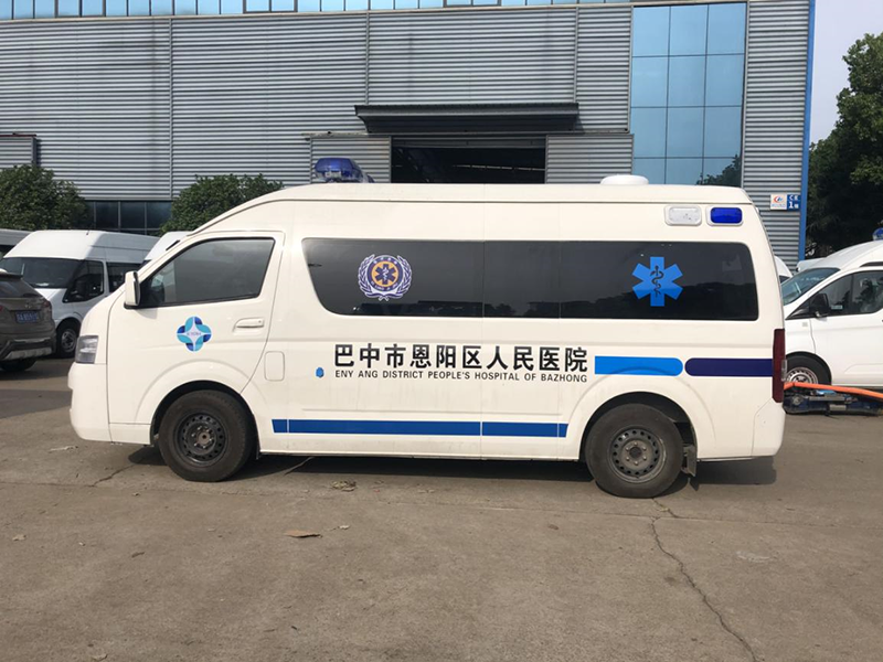福田G9運(yùn)輸型救護(hù)車(chē)