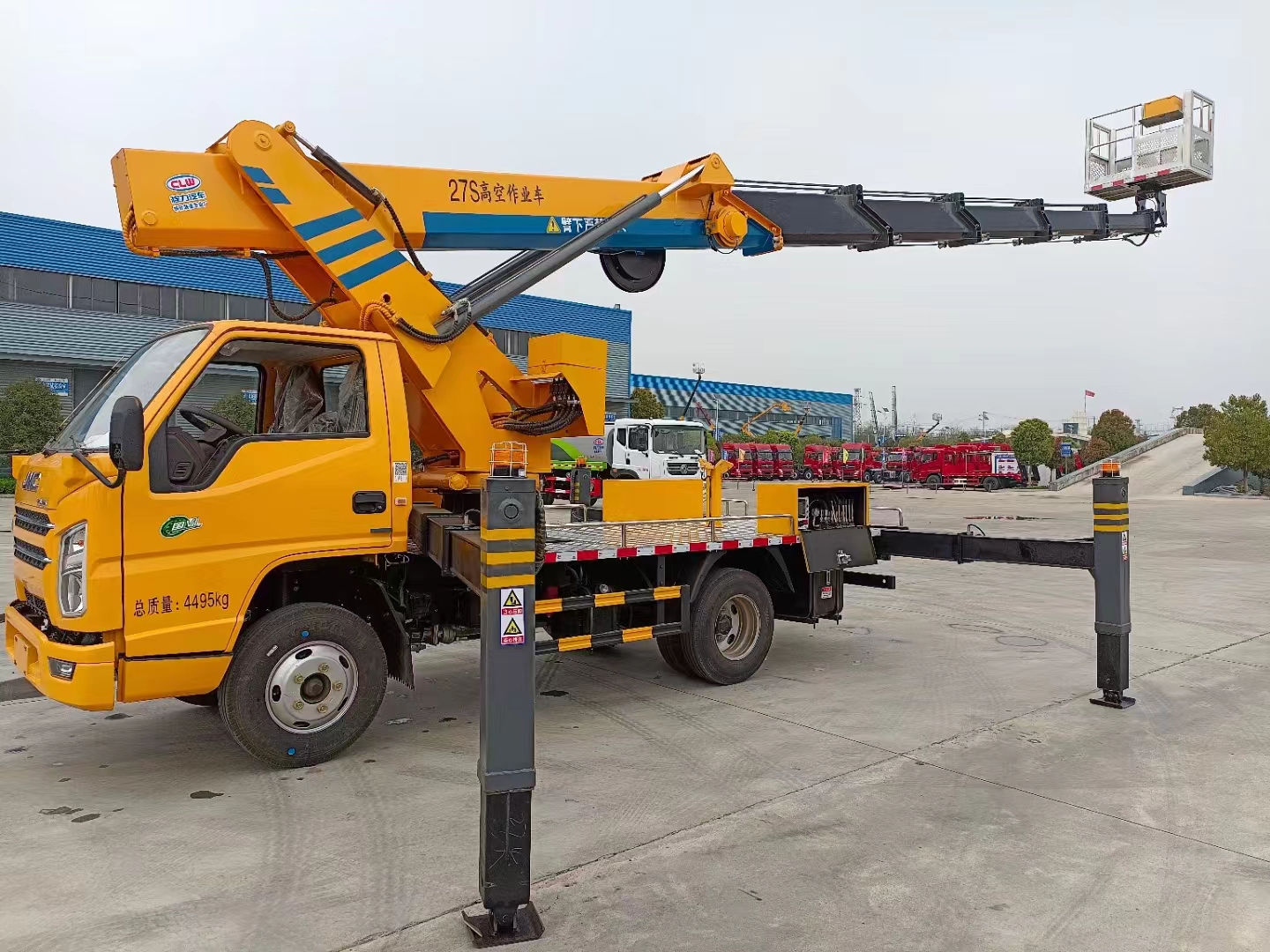 藍(lán)牌27米高空作業(yè)車