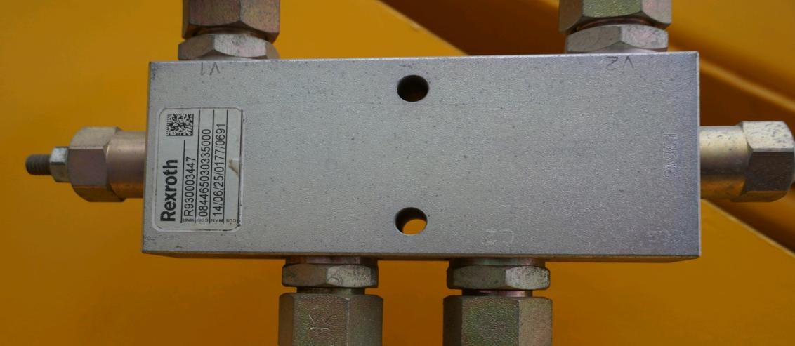 25米藍牌高空作業(yè)車